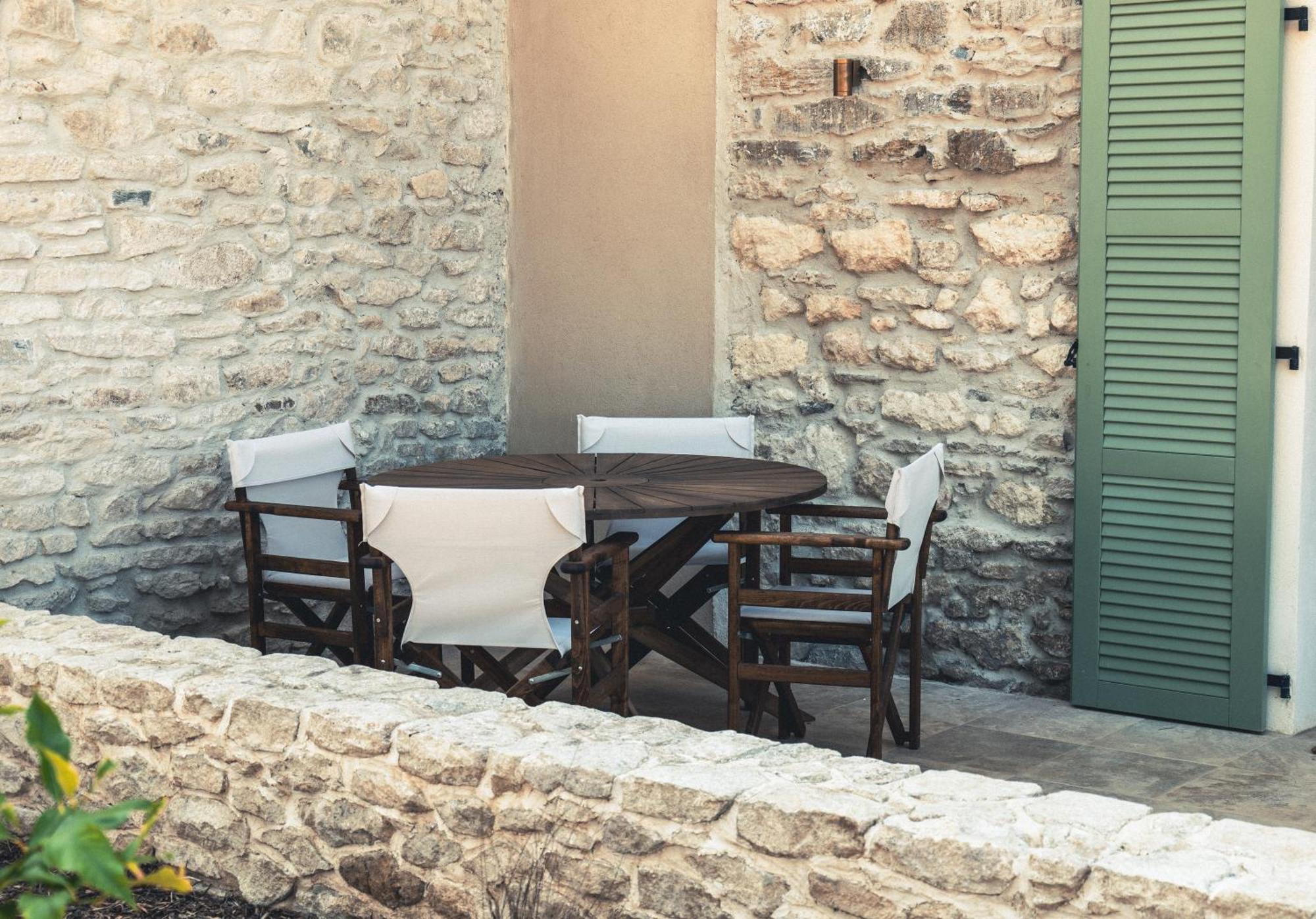 Boutique Hotel Responsable Et Restaurant Basgi Basgi Saint-Florent  Exterior foto